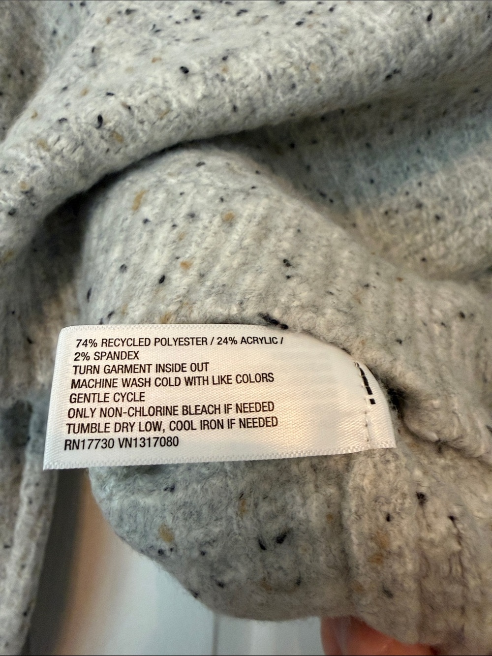 NBW!! New w/ Tags! Universal Thread Light Gray Speckled V‑Neck Button Cardigan - Picture 6 of 6